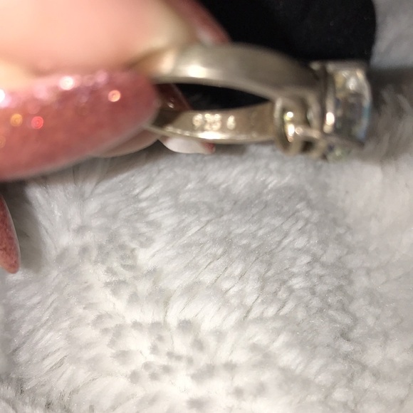 Iridescent genuine crystal set in sterling silver whale tail bezel ring - Picture 4 of 5